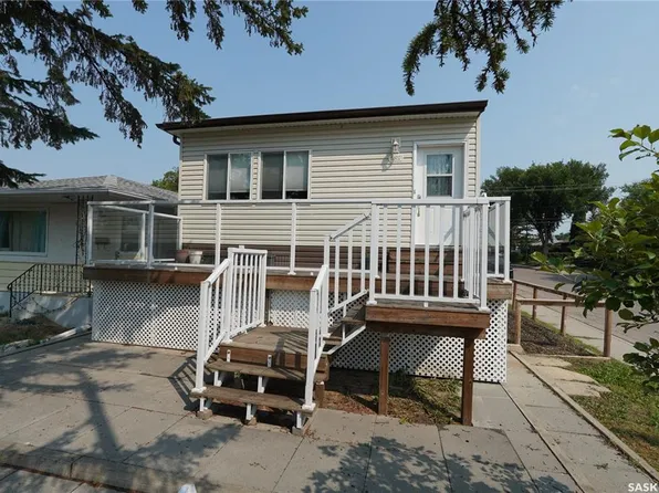 5602 DEWDNEY AVENUE, Regina, SK S4T 1C7