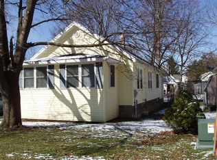 13 Baumer Pl, Fairport, NY 14450