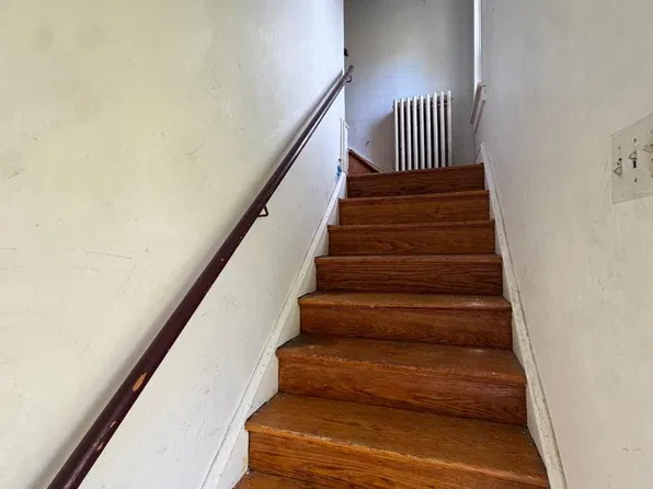 938 Afton St, Philadelphia, PA 19111