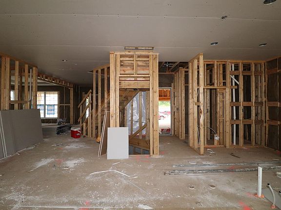 5th image of 7073 Valleycrest Dr #28