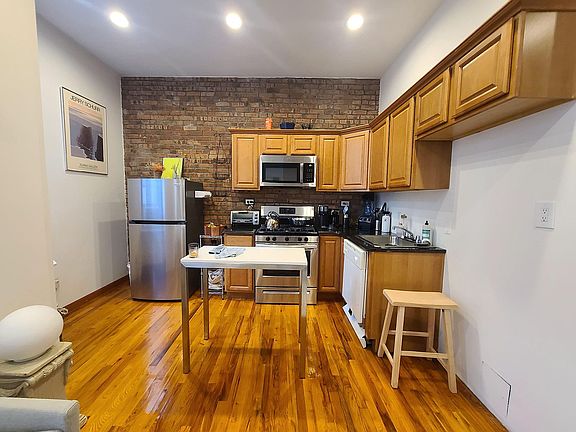 2nd image of 51 Schermerhorn St APT 4R