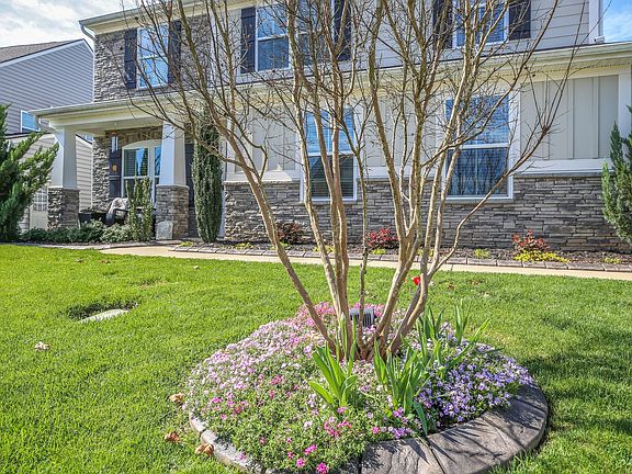 4th image of 1346 Amboress Ln