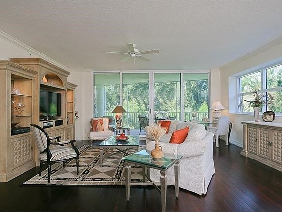3rd image of 3603 N Point Rd Unit 202