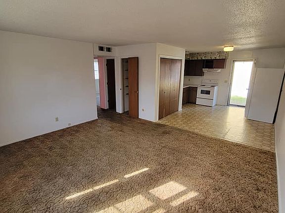 4th image of 108 N College St #108