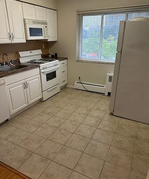 1319 Anderson Ave #16 — Photo 4