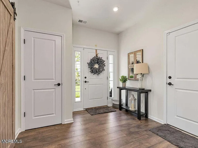 1705 Evans Ln — Photo 5
