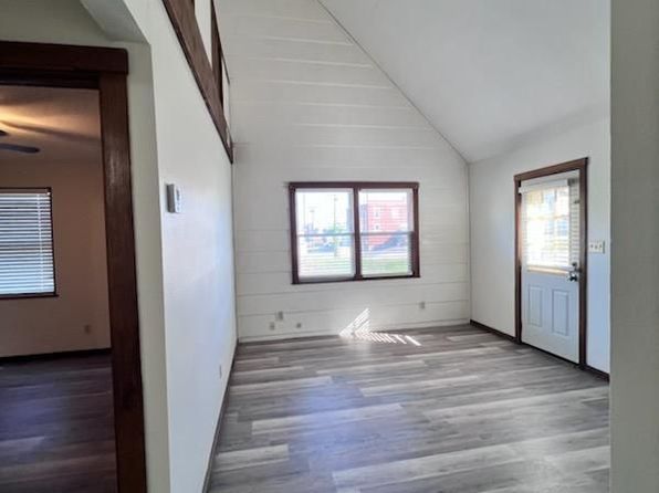 116 W South St