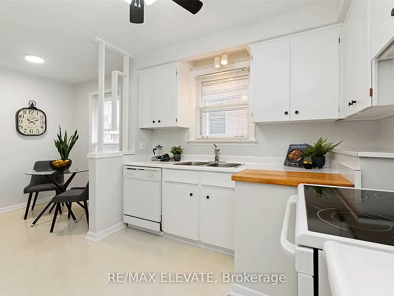 56 Amberdale Dr — Photo 11