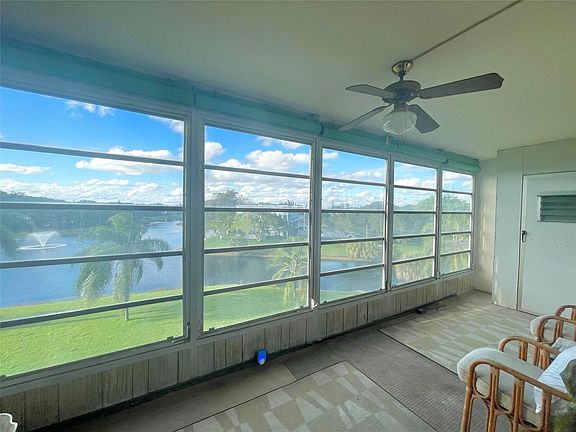 2nd image of 4005 Oakridge A #4005