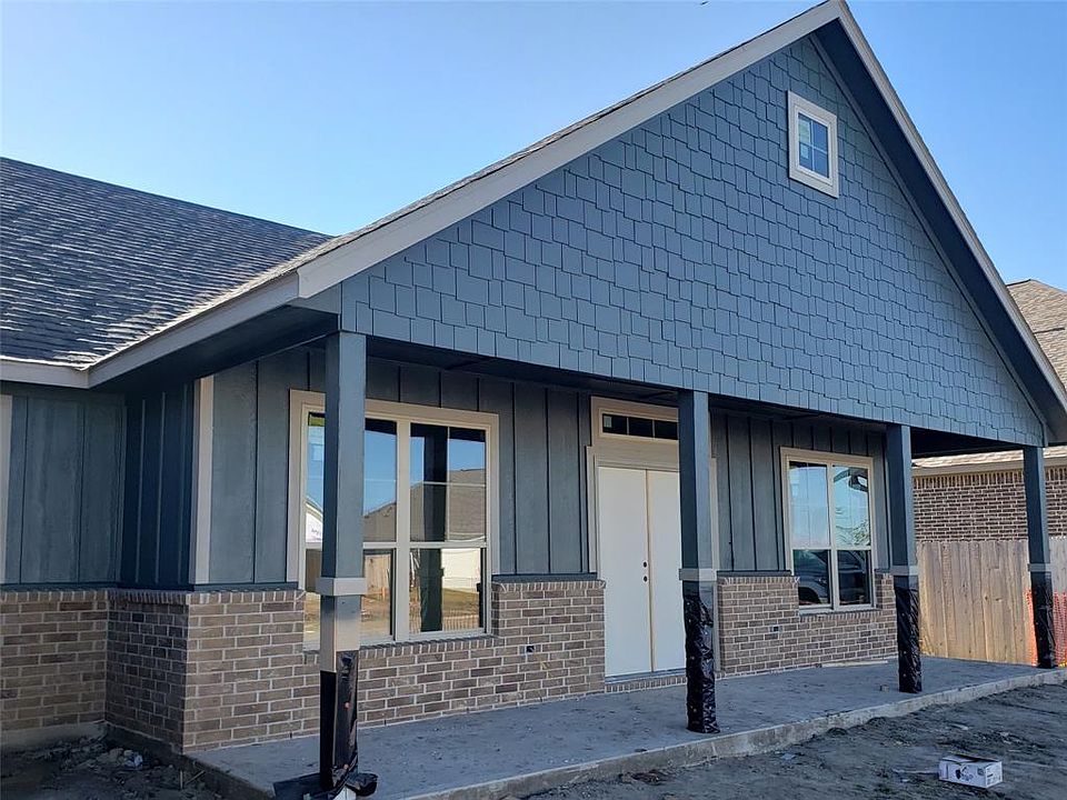 1st image of 1011 Bernard Meadows Dr