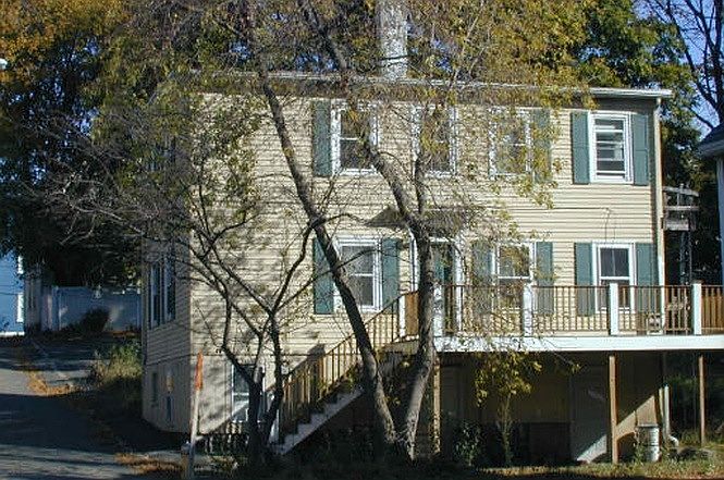 1st image of 9 Woodbury Ct