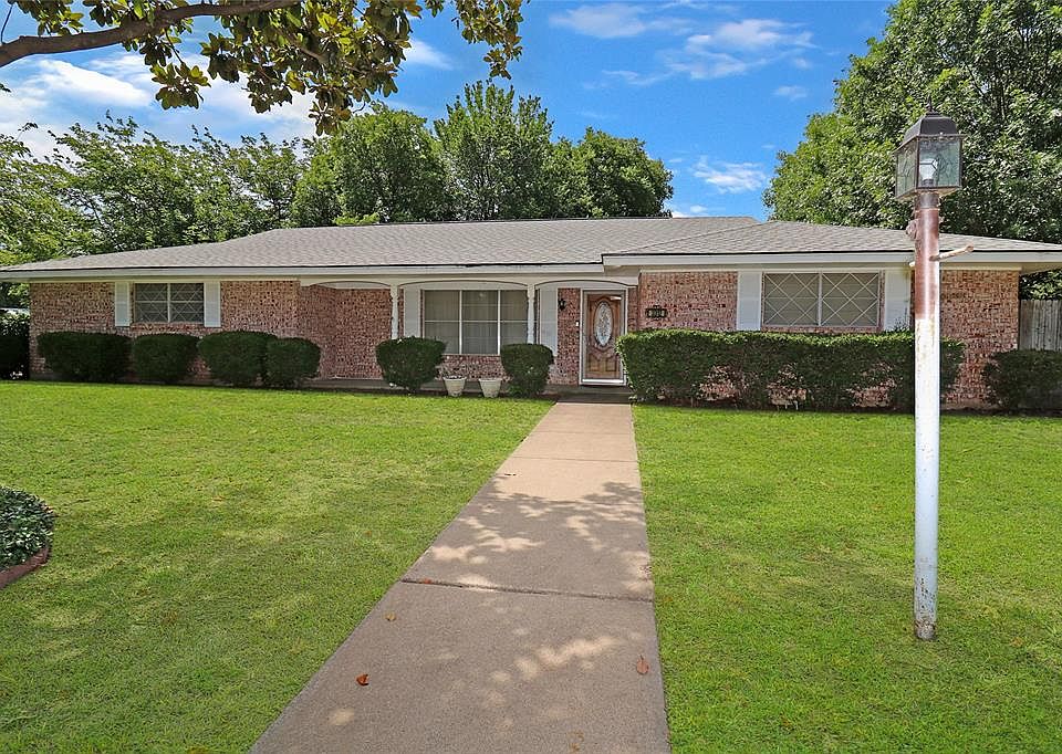 1st image of 3312 Jamestown Dr