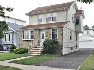 878 Devon St, Kearny, NJ 07032