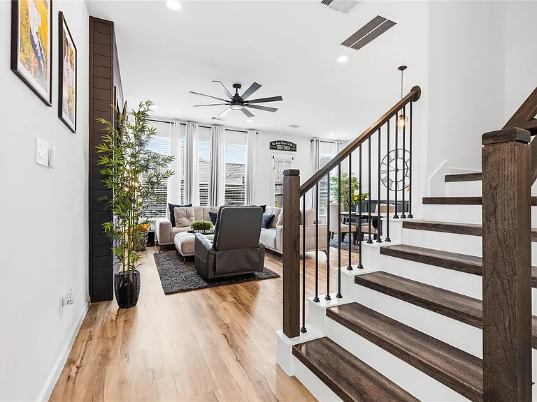 641 Royal Arch Dr — Photo 6