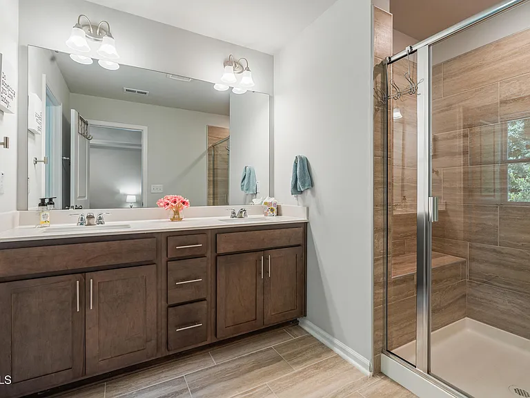 185 Millennium Dr — Photo 8