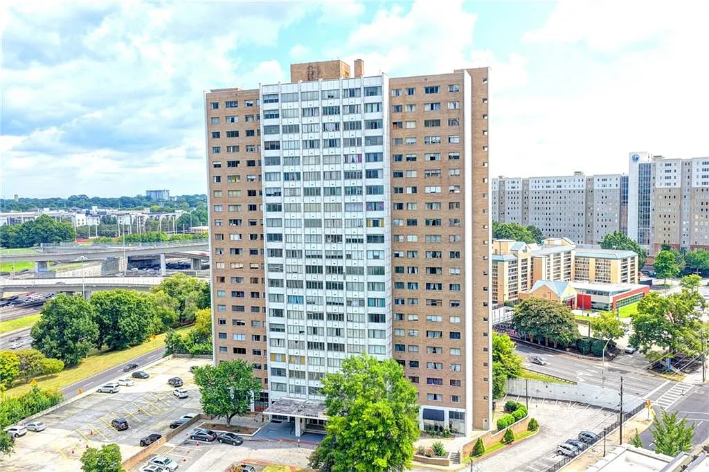 2 bed, 1.0 bath, 1020 sqft, $1,800 — Photo 4