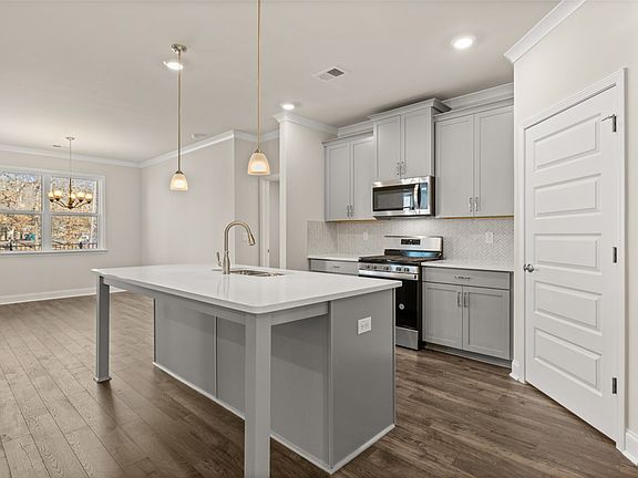 4th image of 204 Parnassus Rd