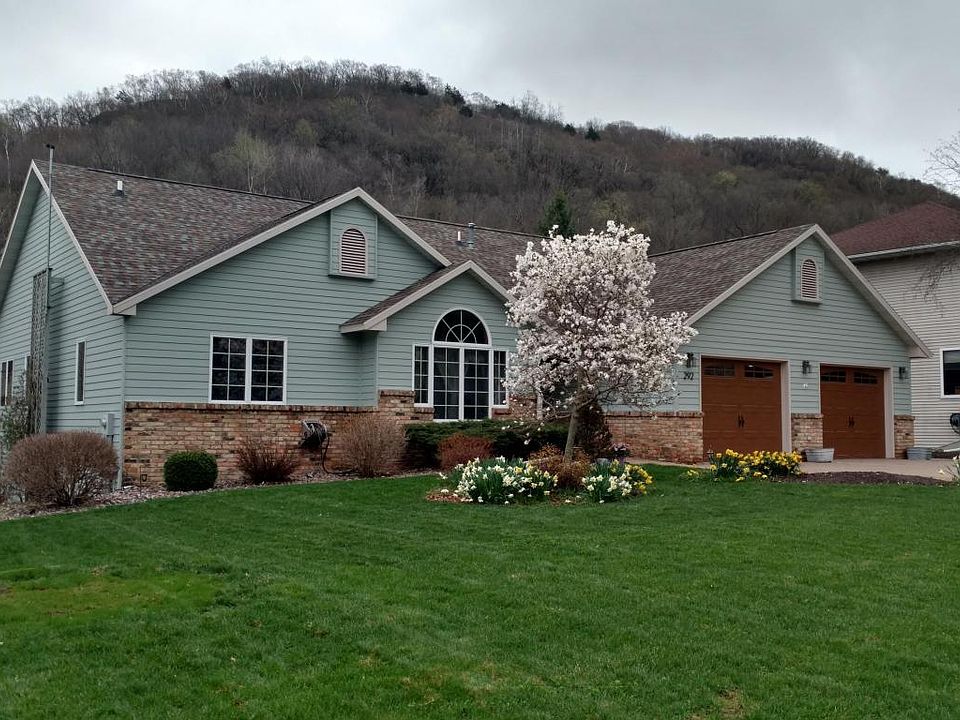 1st image of 292 Valley Oaks Dr