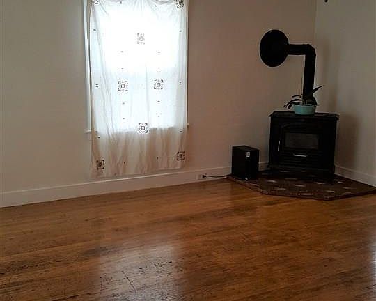 5th image of 348 Pardee Ave