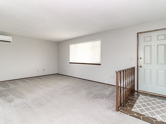 5th image of 10110 Park Avenue S