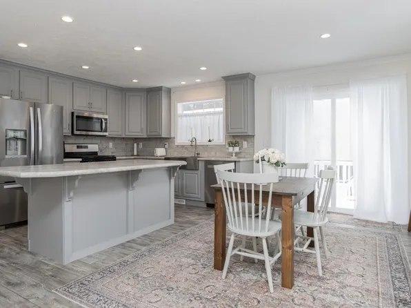 104 Robin Hood Drive, Exeter, NH 03833