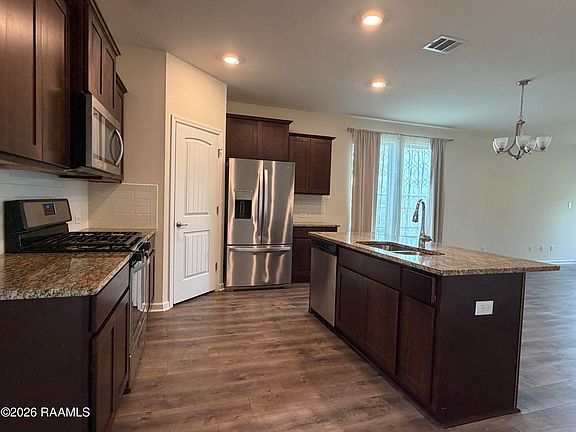 3rd image of 101 Holly Grove Ln