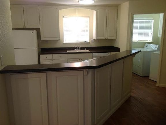 2nd image of 901 North St