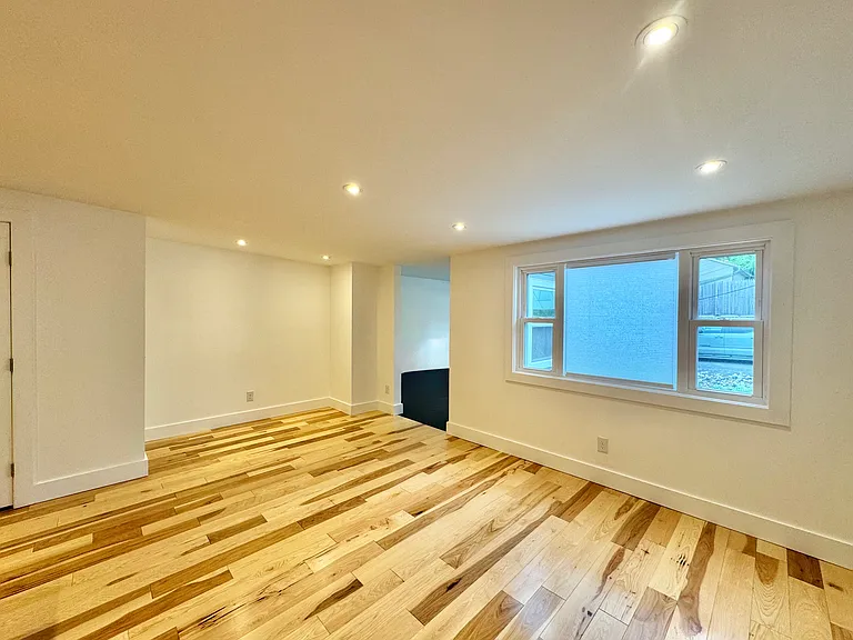 412 Main St #3 — Photo 7