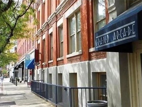4th image of 408 W Saint Clair Ave APT 403