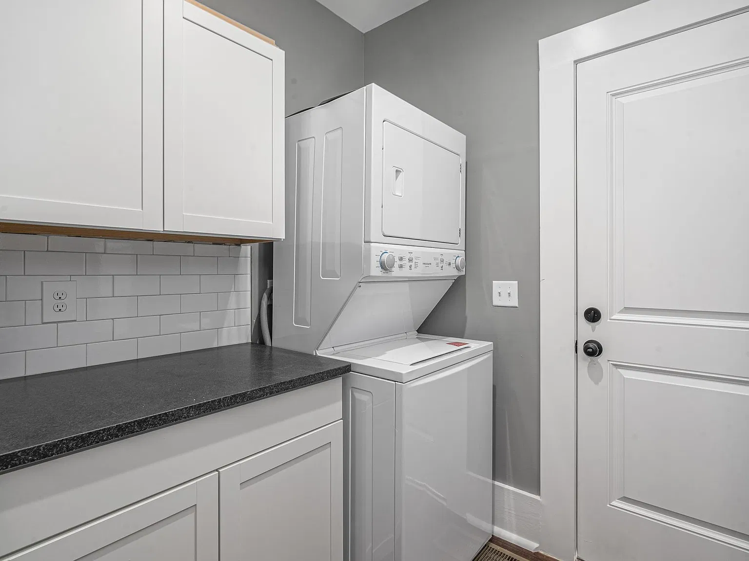 2 bed, 1.5 bath, 1000 sqft, $1,850 — Photo 3