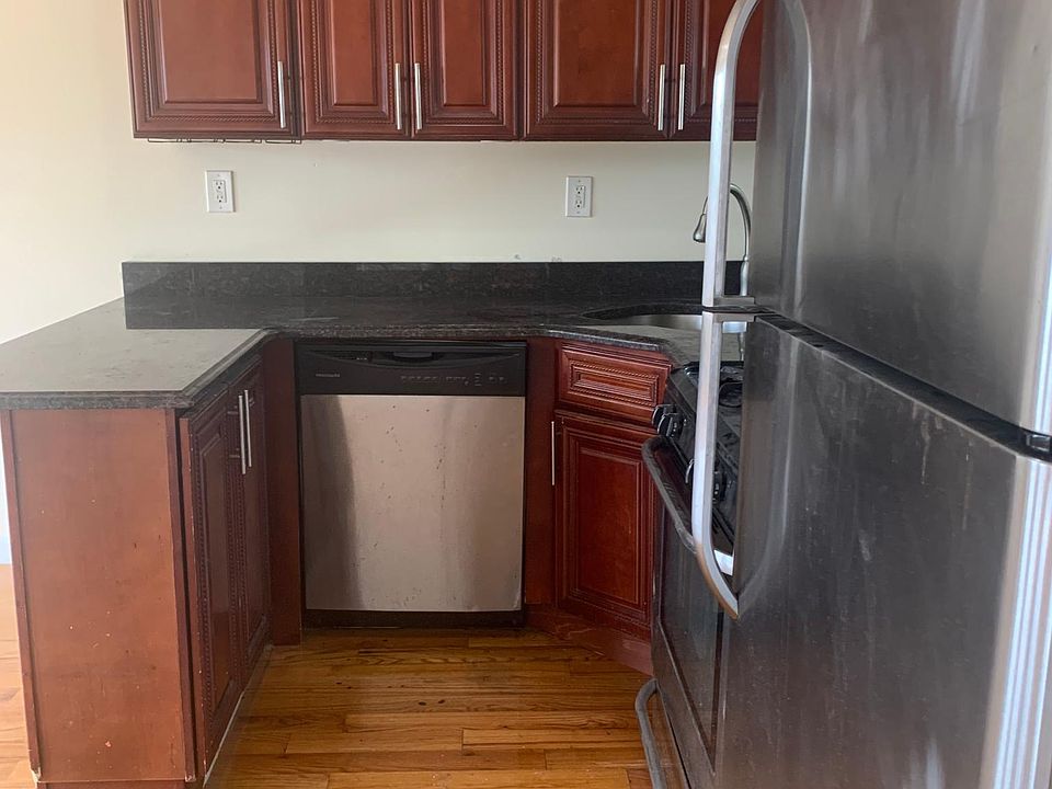 1st image of 601 E 236th St #3