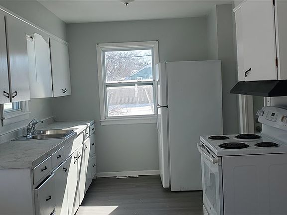 4th image of 501 W Elm St