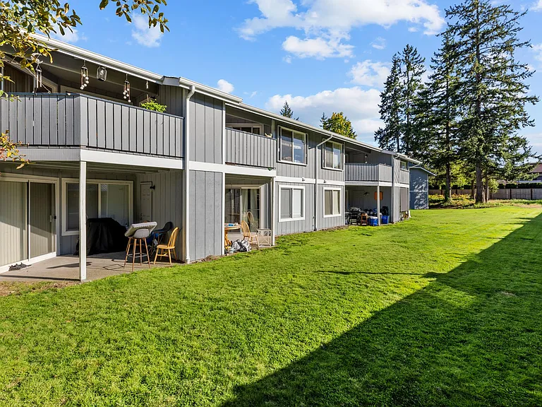 Evergreen Park Apartments in Olympia! — Photo 22