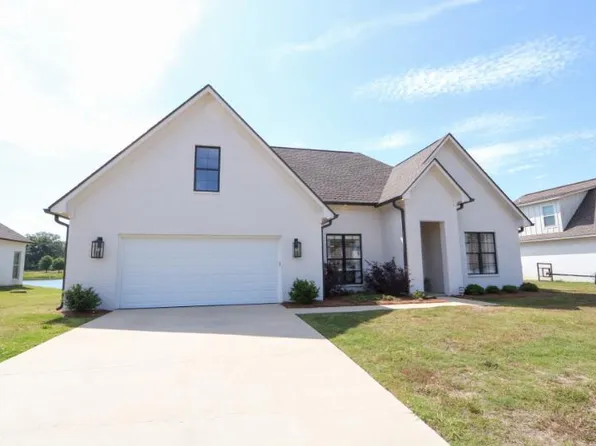 170 Ridgeway Dr, Starkville, MS 39759