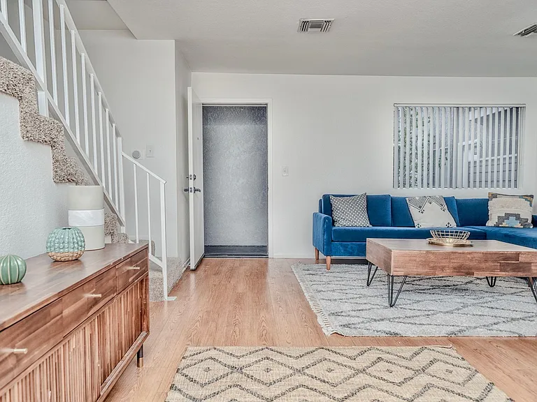 15111 Burbank Blvd — Photo 2
