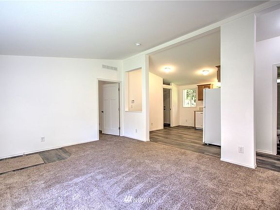 5th image of 291 E Lakeshore Dr E