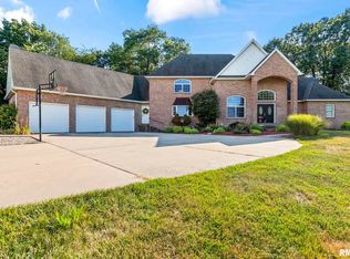 13599 Woodland Dr, Athens, IL 62613