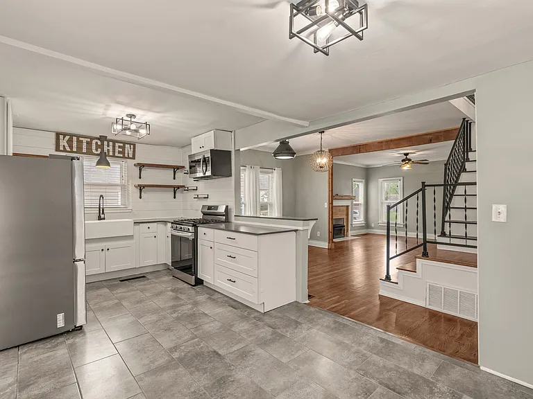 1315 S Evanston Ave — Photo 1