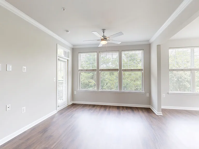 Signal Hill Apartment Homes — Photo 51