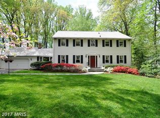 8607 McHenry St, Vienna, VA 22180
