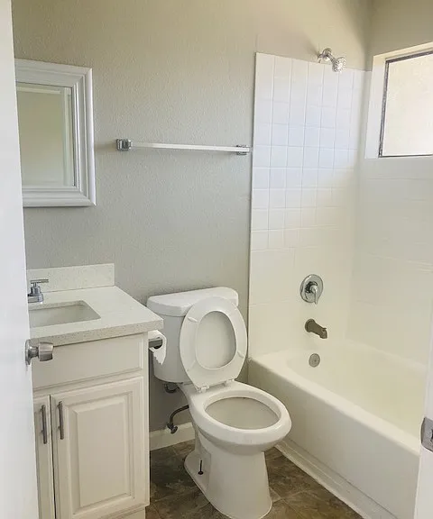 829 N Bunker Hill Ave #B — Photo 11
