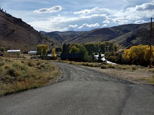 13 Deer Rd, Jelm, WY 82063