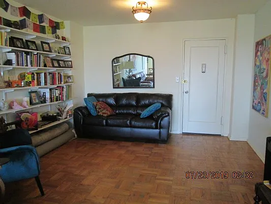 Sold by Vivian Oleen, LREB | media 3