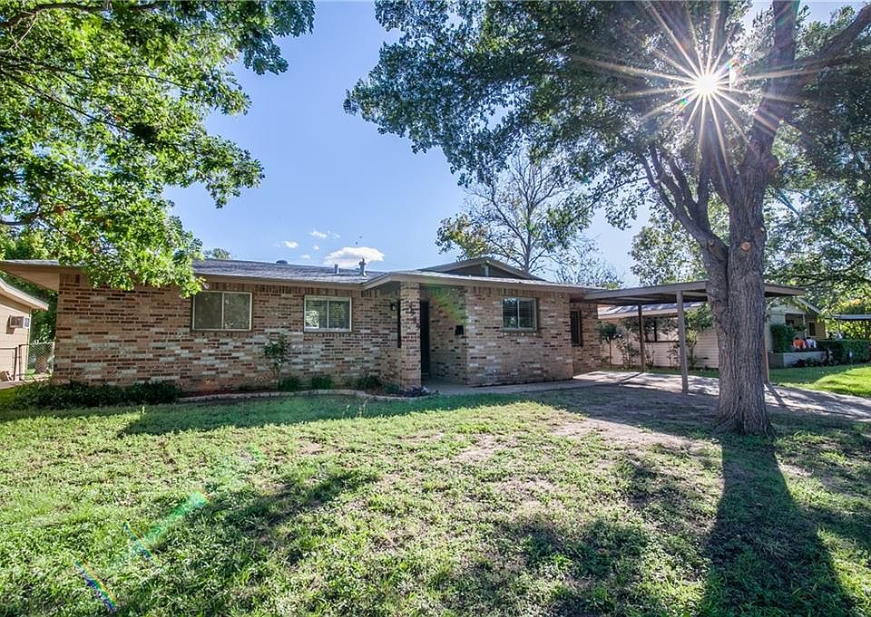 1st image of 2909 S 28th St