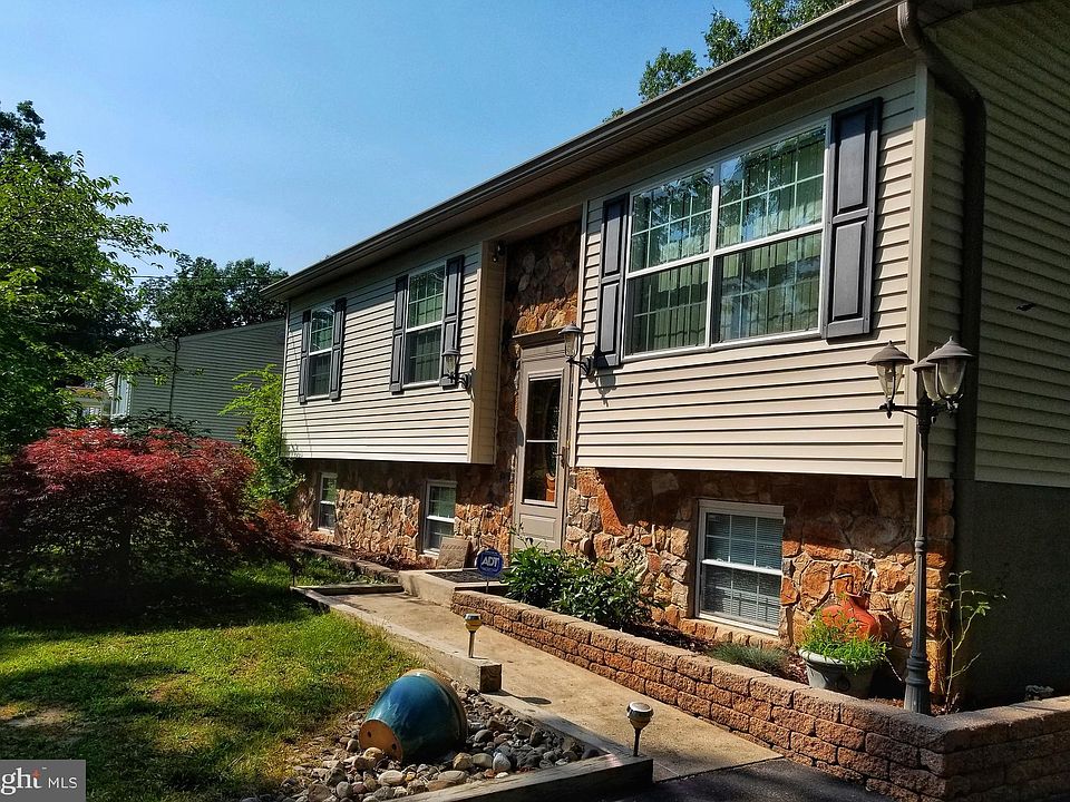 1st image of 413 Tennessee Trl