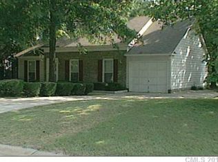 6706 Hickory Trace Dr, Charlotte, NC 28227