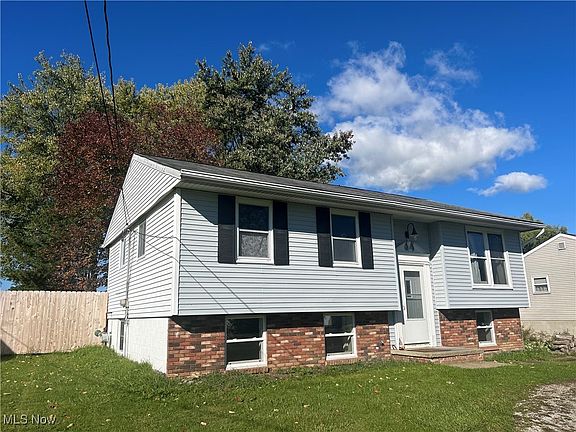 3rd image of 14790 Cedarwood Ct