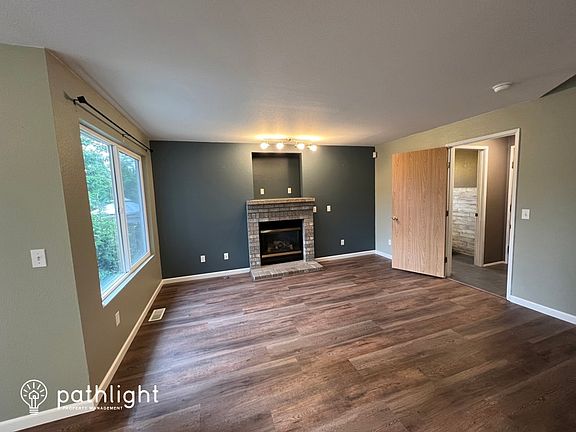 4th image of 3093 SE Grovewood St