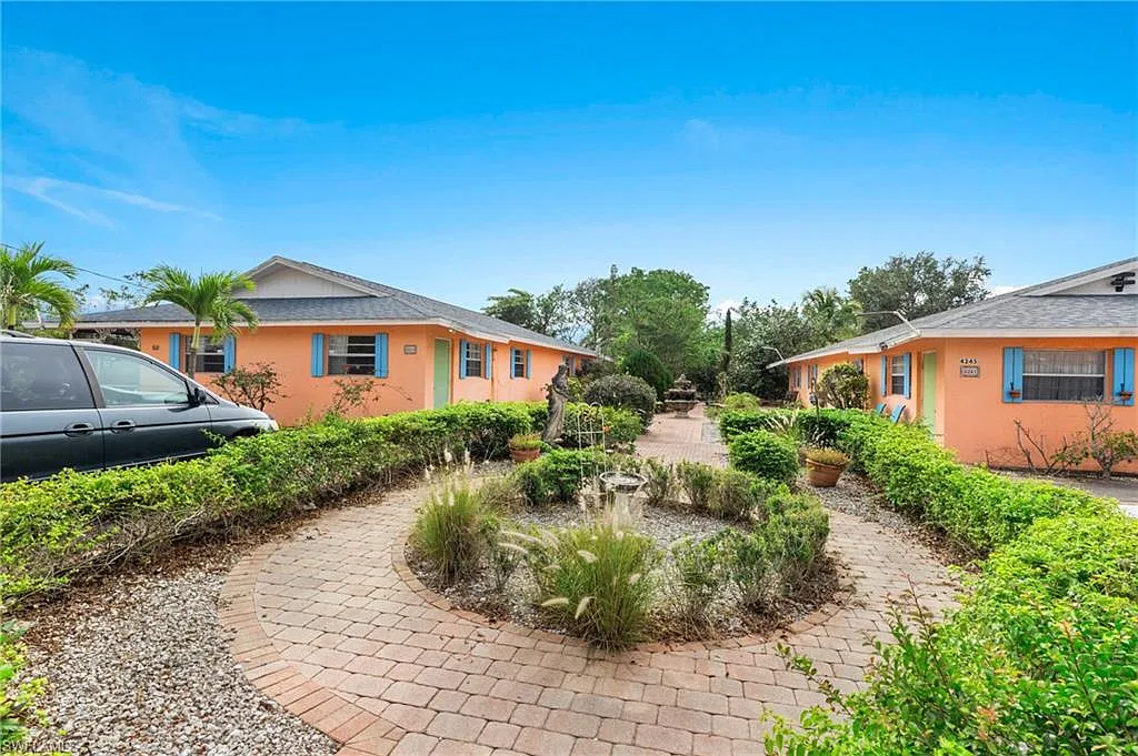 2 bed, 1.0 bath, 912 sqft, $1,800 — Photo 3