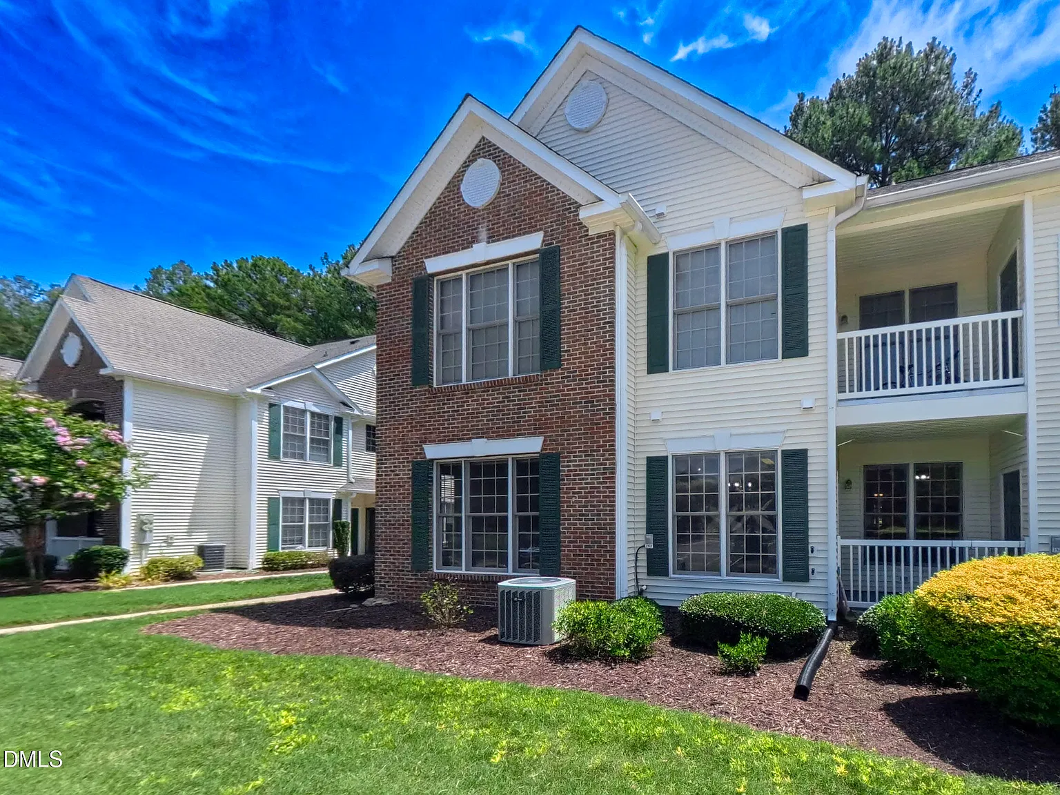2 bed, 2.0 bath, 1100 sqft, $1,650 — Photo 4